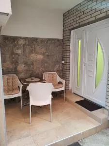 Stan na dan Ema 1 - Donja Grabovica