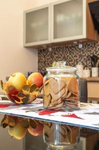 Luxurious, spacious & bright with 2 parking spots