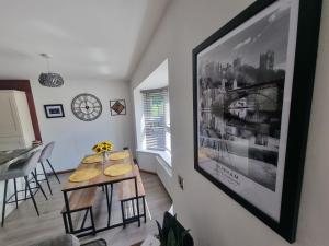 The Priory - 1 mile from Ramside Hall Hotel Spa and Golf & A1