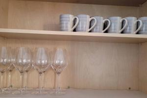 H&H New Built 2023 Hidden Gem Heart of OC 3 Queen Beds