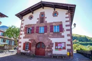 Amaiurko Aterpea - Maya del Baztán