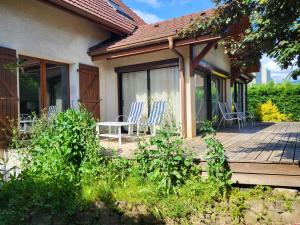 Sejours chez l'habitant Vacance a 5 minutes de Geneve : Chambre Double avec Terrasse