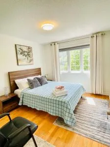 Homestay- private room and bathroom - Ошава