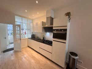 Luxury House With 2 Private Independent Studios 120 m2 Near LEIDSEPLEIN CITY CENTRE AMSTERDAM - Paid Parking Possibilities Nearby