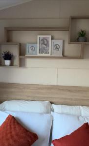 Modern & Blissful Beach Park Holiday Home in Dovercourt, Essex,