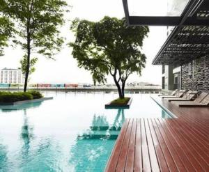 Tela condo ตากสินสาทร