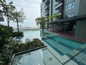 Tela condo ตากสินสาทร