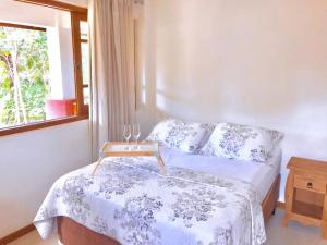 Apartamento Amplo com Varanda Aconchegante - 10 Min a Pé da Vila de Praia do Forte