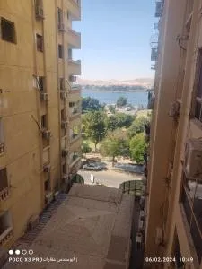 شقة مفروشة رائعة كورنيش النيل برج الرياض - Naj‘ al Madābb