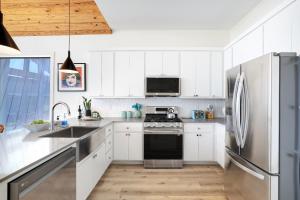 Cozy Hill Country Cabin