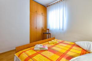 Apartments with a parking space Mali Losinj (Losinj) - 8026