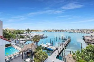 Florida - Spacious Updated Waterfront Condo 2x2 Pool Dock - Key West