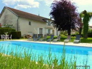 Grande maison contemporaine avec piscine privée, proche lac, randonnées et activités de loisirs - FR-1-489-134 - Saint-Clément