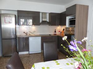 Grande maison contemporaine avec piscine et animaux admis - FR-1-489-134