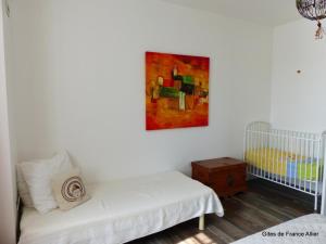 Maisons de vacances Grande maison contemporaine avec piscine privee, proche lac, randonnees et activites de loisirs - FR-1-489-134 : photos des chambres