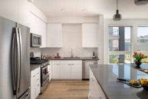 Executive 2 Bedroom Ariva Apartment