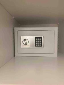 Coastal Inspired 2BR Condo I Fast Wi-Fi I Near BGC