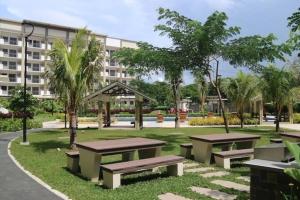 Coastal Inspired 2BR Condo I Fast Wi-Fi I Near BGC