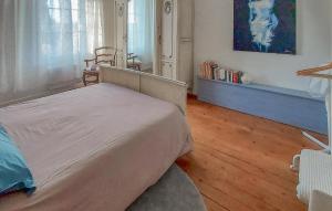Maisons de vacances 3 Bedroom Awesome Home In Carpentras : photos des chambres