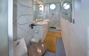 Maisons de vacances 3 Bedroom Awesome Home In Carpentras : photos des chambres