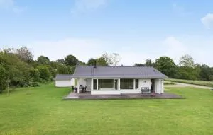 Lovely Home In Ølsted With Kitchen - Slangerup