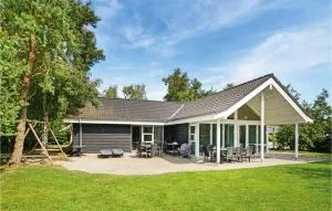 Beautiful Home In Væggerløse With Sauna - Nykøbing Falster