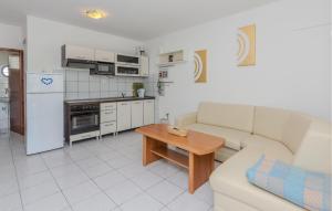 Stunning Apartment In Nin