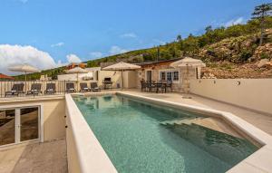 Awesome Home In Dramalj With Wifi