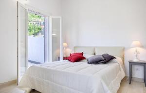 2 Bedroom Nice Home In Cogorno