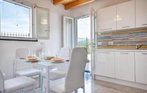 2 Bedroom Nice Home In Cogorno