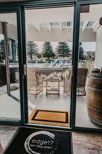 Edge17 Waterfront Apartment, plus Cottage with Garden View - Port Fairy