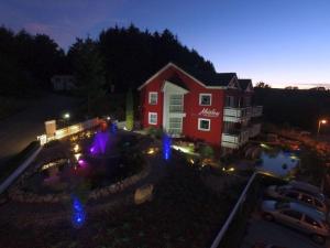 Exclusive apartment with panoramic lake view