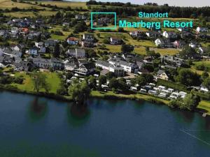 Exclusive apartment with panoramic lake view