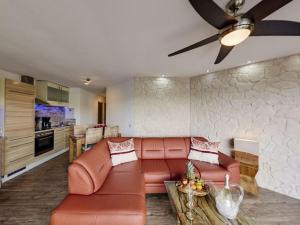 Exclusive apartment with panoramic lake view