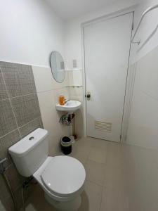 2BR Bangkal Entire Airconditioned Apartment, Sleeps 4