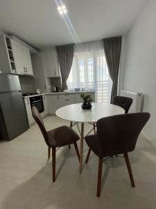 Luxury Sunny Apartments near City Center Suceava