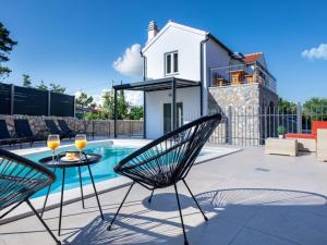 Angelica Comfortable holiday residence 
