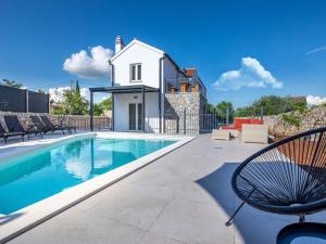 Angelica Comfortable holiday residence 