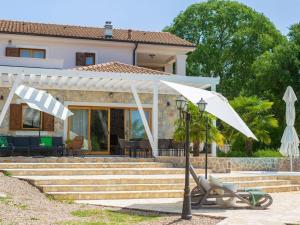 Laura Comfortable holiday residence 