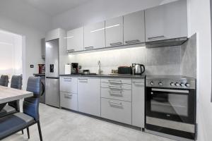 Diamond, a modern and stylish house, near the shops and restaurants in Korissia