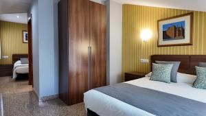 Quadruple Room room in Hotel Arcos Catedral
