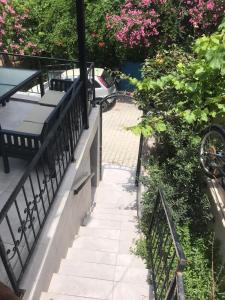 Sunset House - 200m to the Beach