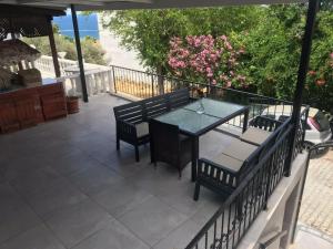 Sunset House - 200m to the Beach