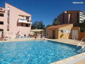 STUDIO dans Residence avec Piscine, 100m de la mer