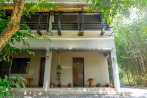 Island Lyfe Adventures Hotel