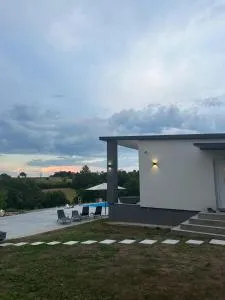 Vila na periferiji - Stojnik