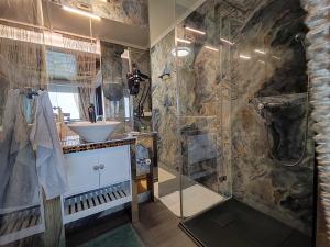 Romantisches Bergapartment - Luxus Studio auf der Simonhöhe