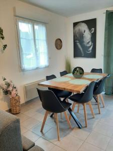 Proche aéroport à pied O' jungle - Ubytování bez kategorie ve městě Tillé