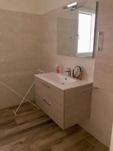 Emma‘s Riva-Dream - sonnige 2-Zimmer-Wohnung mit Garage und Balkon in Riva del Garda