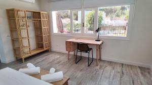 Casa Bahari near the beach with pool, BBQ, and lounge